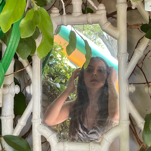 Meet your Posher, Tessa - Picture 1 of 1